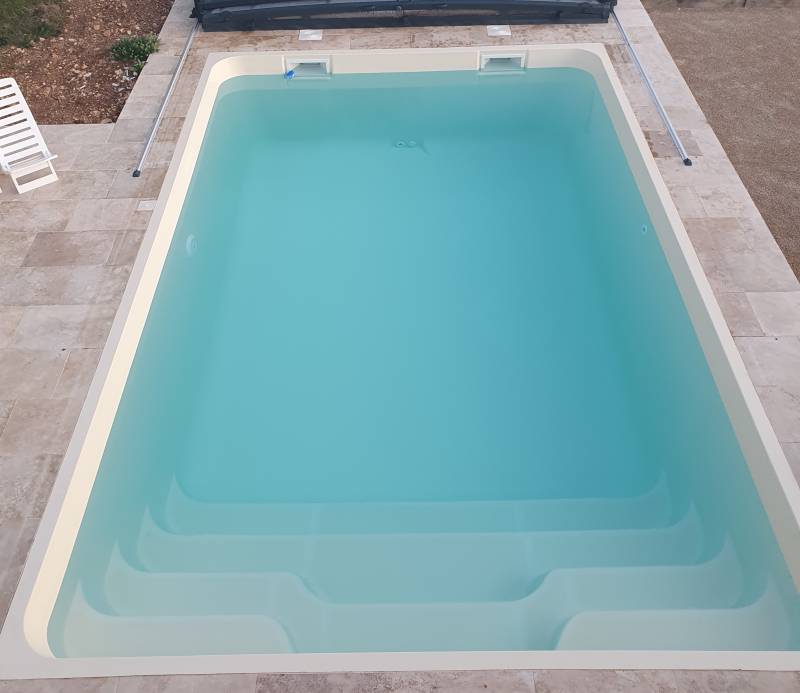 Piscine coque 6m à Fréjus dans le Var