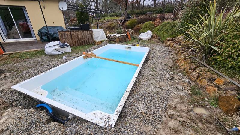 Mise en place d'une piscine en coque de moins de 10m2 à Cagnes sur Mer, Côte d'Azur