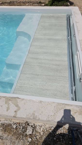 Volet intégré dans la piscine à Pégomas