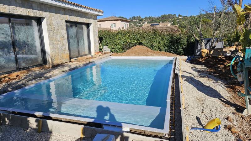 Piscine en coque à Mougins