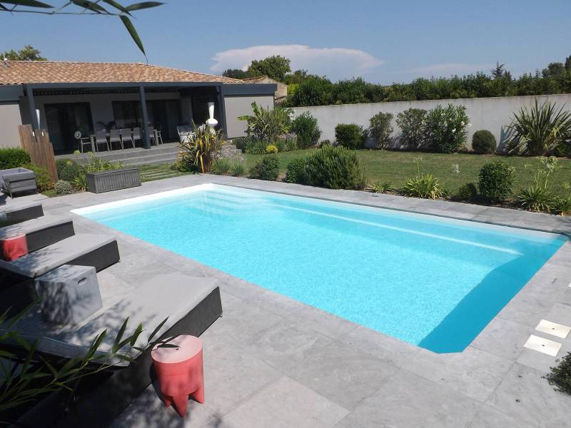 Piscine coque polyester modèle BALI