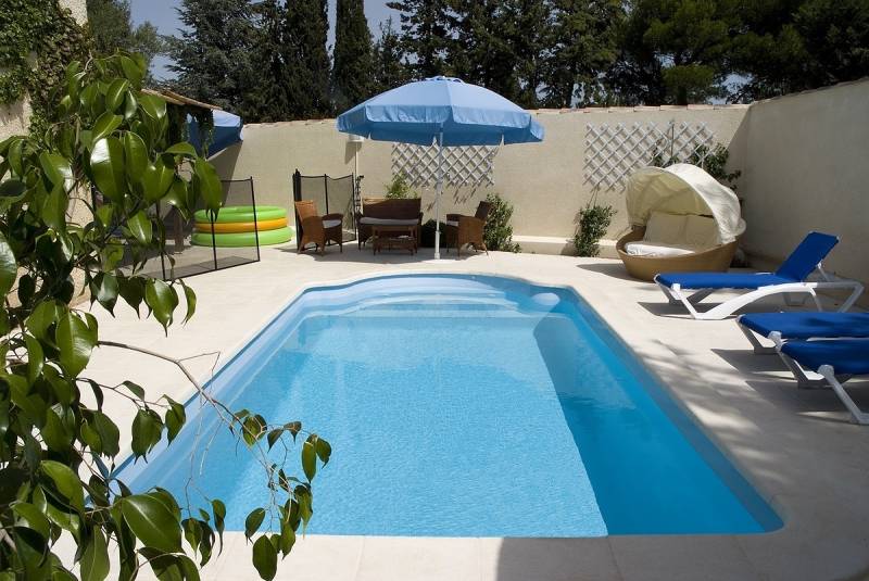 Piscine en coque poplyester CHYPRE