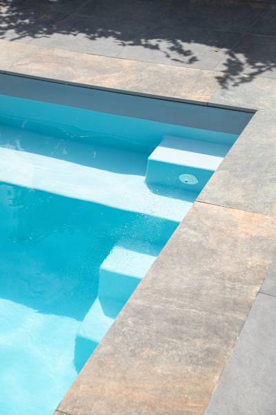 Piscine coque polyester modèle WALLIS