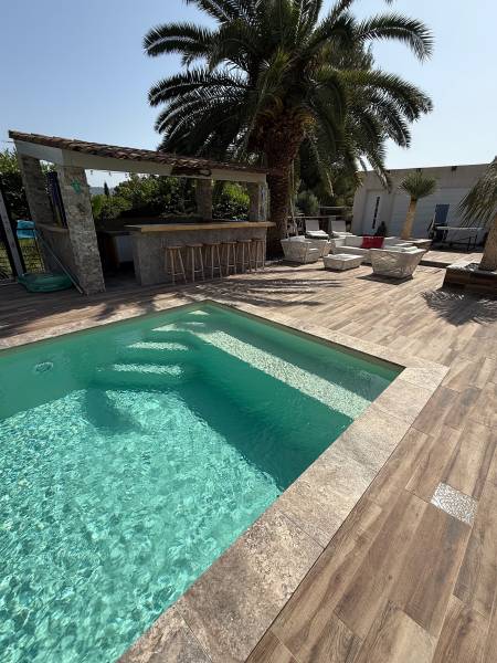 Piscine coque polyester beige Java de France Piscines Composites à Fréjus dans le Var