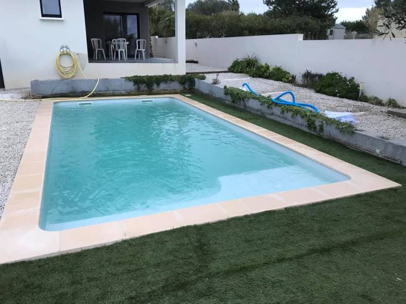 Piscine coque polyester modèle MALIBU 7+