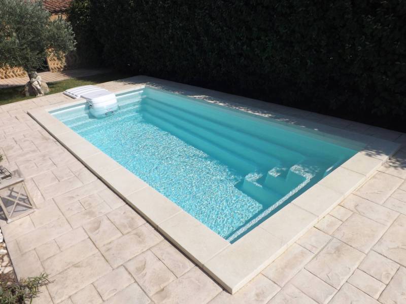 Piscine en coque polyester MINI PISCINE
