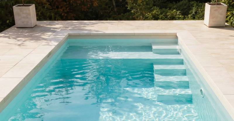 Piscine MINI CHANCE à Antibes dans les Alpes Maritimes