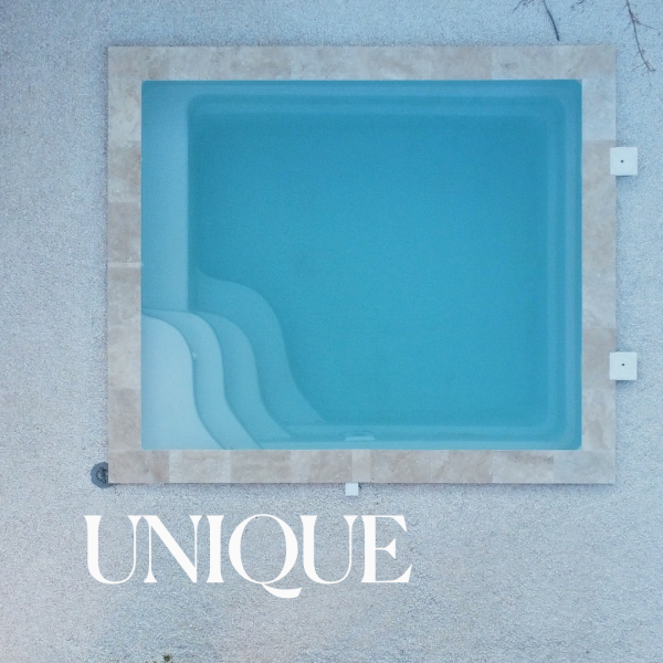 Piscine en coque modèle UNIQUE à Mandelieu