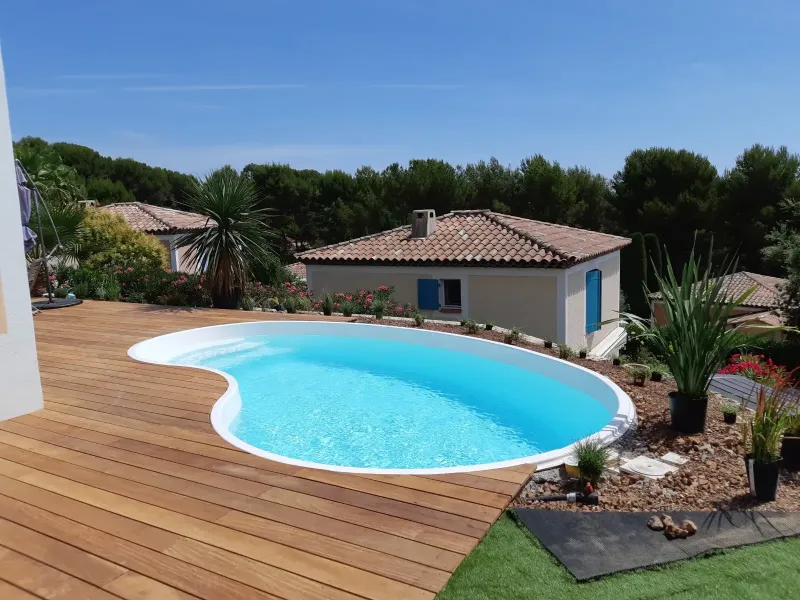 Installation piscine contemporaine Antibes