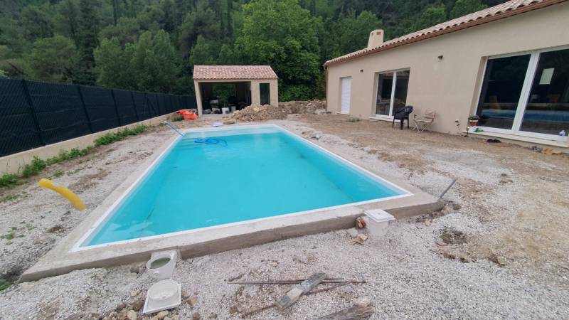 Piscine en coque polyester SAMOA