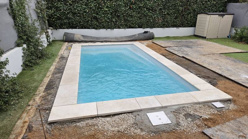 Piscine coque polyester modèle DUNA 5