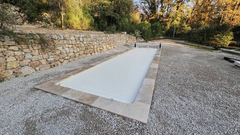 Piscine en coque couloir de nage à Mandelieu