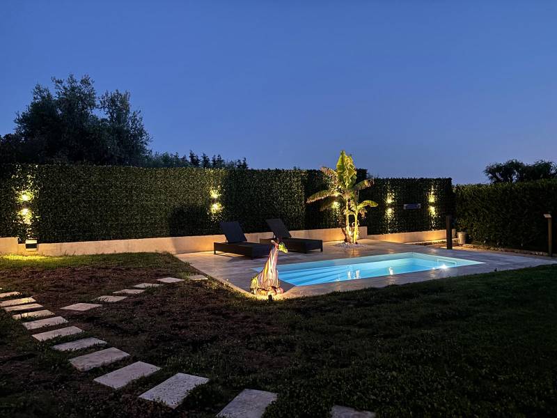 Mini piscine de nuit à cagnes sur mer sur la cote d'azur