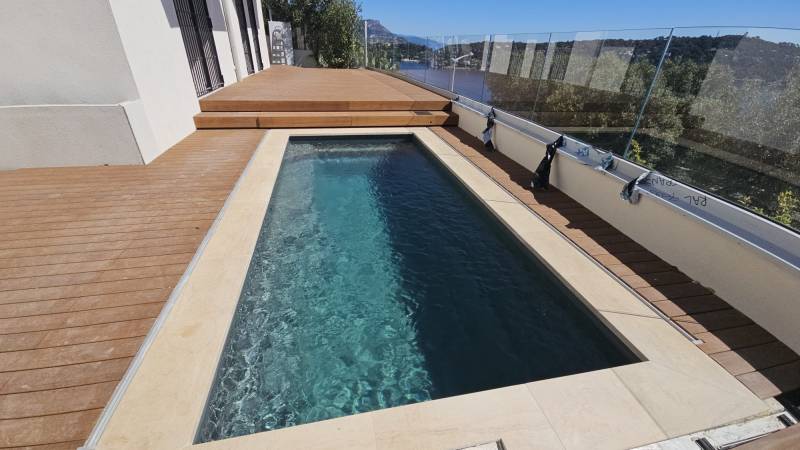 Piscine Altair de Ceramic de Luxe à Nice dans les Alpes Maritimes