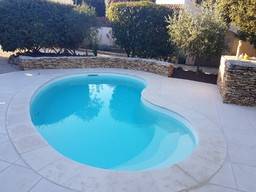 Piscine en coque polyester modèle VICTORIA